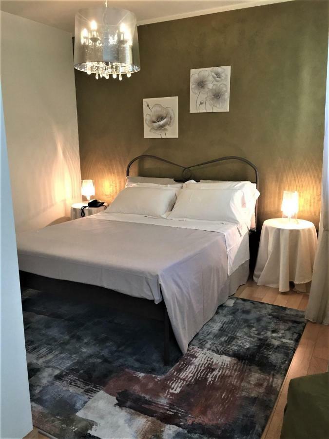 Il Castello Di Lovere Hotell Exteriör bild