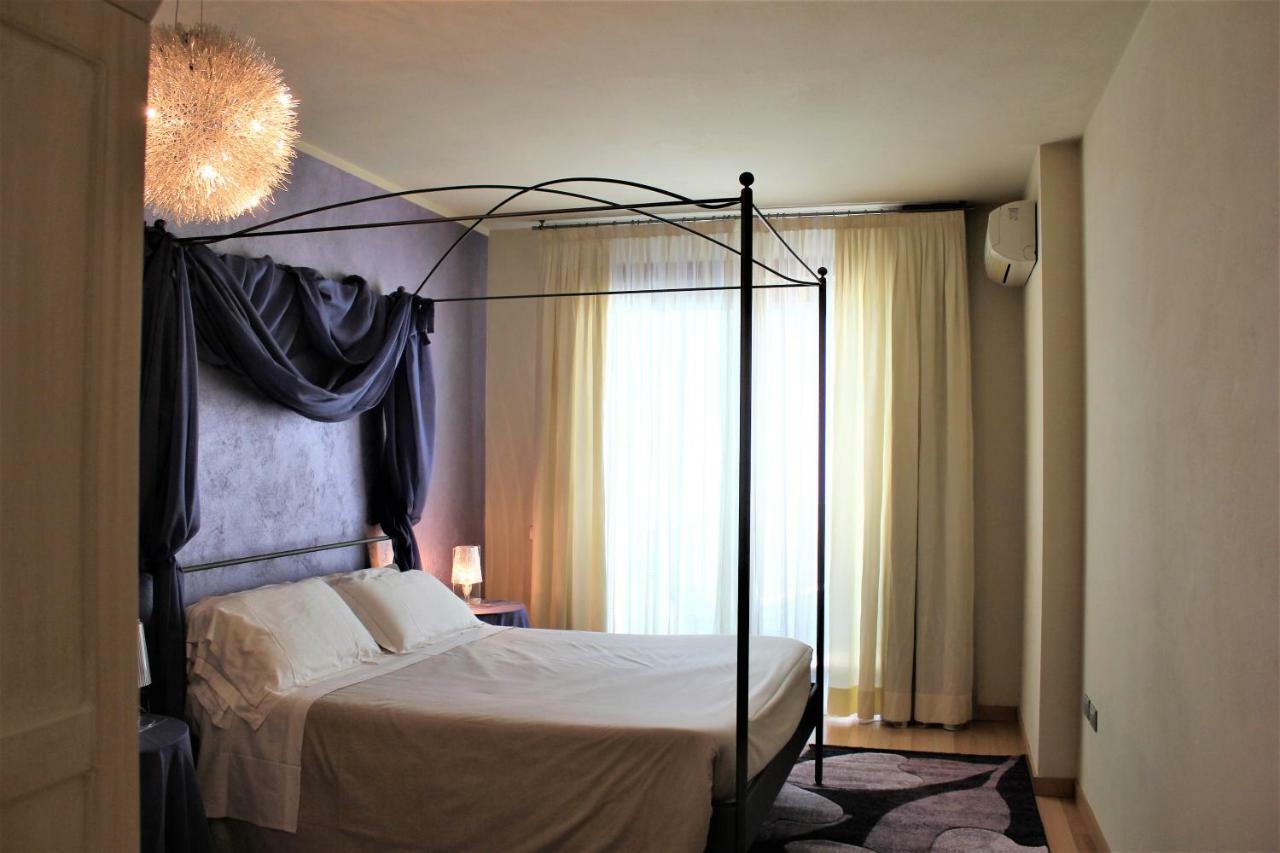 Il Castello Di Lovere Hotell Exteriör bild